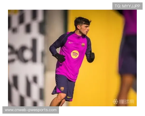 巴萨公开训练课吸引5500名球迷，佩德里、孔德全程参与合练